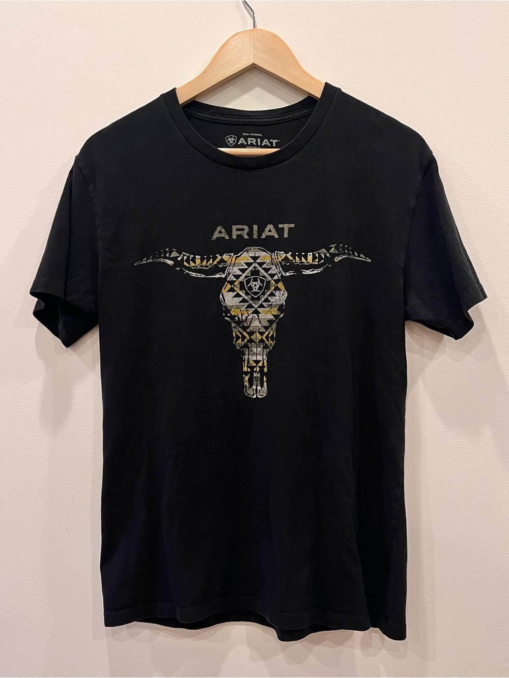 Ariat Men’s Graphic Bull Head Skull Graphic Print Black Cotton Tee M